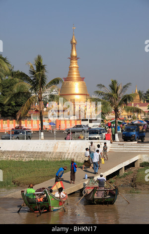 Myanmar, Burma, Yangon, Rangun, Boote auf Yangon River, Menschen, Botataung Pagode; Stockfoto