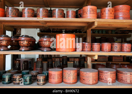 Myanmar, Burma, Bagan, Myinkaba, Lackwaren display Stockfoto