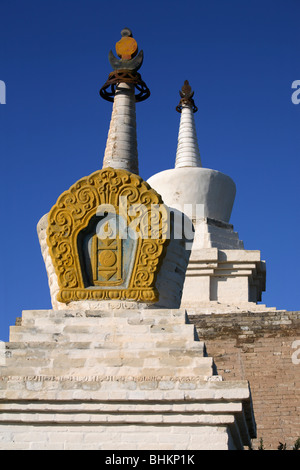 Stupas an Außenwände des Klosters Erdene Zuu, Karakorum, Mongolei Stockfoto