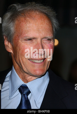 CLINT EASTWOOD Schienen und Krawatten PREMIERE BURBANK LOS ANGELES CA USA 23. Oktober 2007 Stockfoto