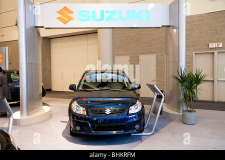 Suzuki SX4 auf dem Display bei 2010 Canadian International AutoShow (CIAS) in Toronto, Ontario, Kanada. Stockfoto