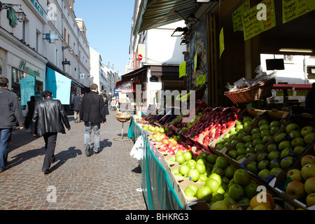 Obst-Stall in der Rue Mouffetard, Paris, Frankreich Stockfoto