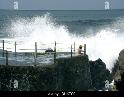 El Salvador. Naturals-Pools in Atami Club. Küste des Pazifischen Ozeans. Abteilung La Libertad. Stockfoto