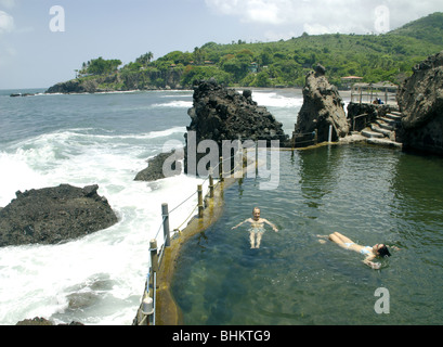 El Salvador. Naturals-Pools in Atami Club. Küste des Pazifischen Ozeans. Abteilung La Libertad. Stockfoto