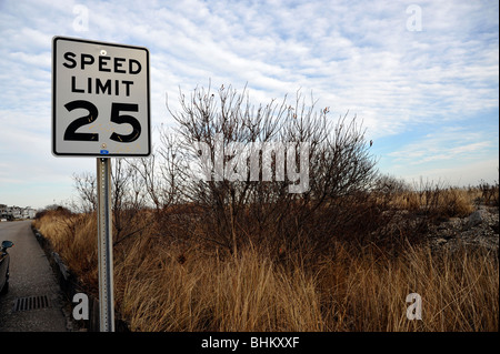 Tempolimit Schild Stockfoto