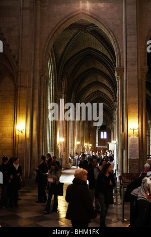 Innenseite Kathedrale Notre Dame de Paris, Paris, Frankreich Stockfoto