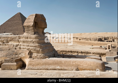 Die große Sphinx von Gizeh und die große Pyramide von Khufu, Ägypten Stockfoto