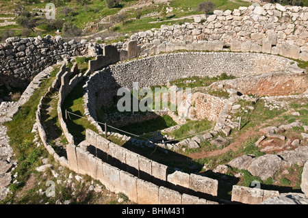 Die Royal Grab Kreis, großer Kreis A, auf der antiken Zitadelle von Mykene, in der Argolis, Peloponnes, Griechenland. Stockfoto