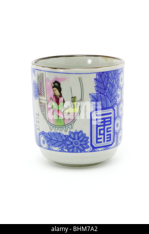 Traditionelle chinesische Teetasse auf weißem Hintergrund Stockfoto