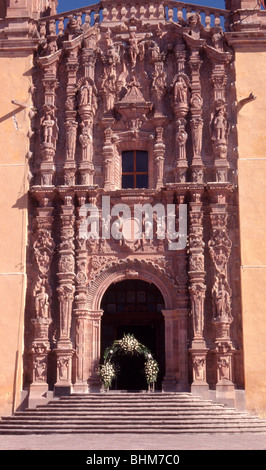 Fassade der Kirche Parrish, Parroquia de Neustra Senora de Dolores in Delores, Guanajuato, Mexiko Stockfoto