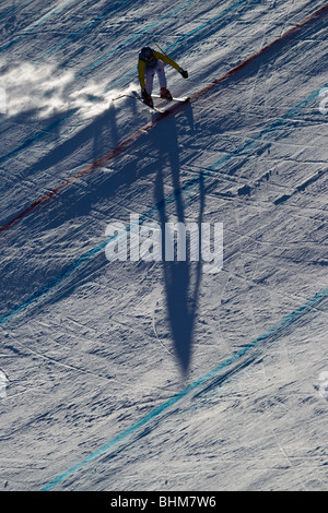 Konkurrent im alpinen Skifahren Super G der Frauen bei der Olympischen Winterspiele 2010, Vancouver, Britisch-Kolumbien. Stockfoto