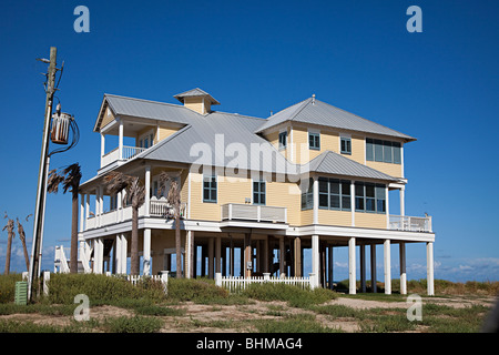 Holzhaus auf Stelzen am Strand Galveston Texas USA Stockfoto
