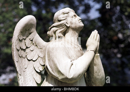 Engel Skulptur auf dem Nowodewitschi-Friedhof, Moskau, Russland Stockfoto