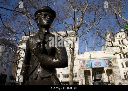 Statue von Charlie Chaplin am Leicester Square in London Stockfoto