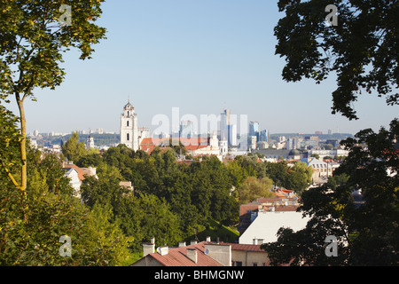 Blick auf die Altstadt mit St. Johann Kirche, Vilnius, Litauen, Baltikum, Osteuropa Stockfoto