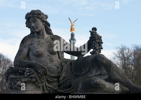 Statue mit Freiheit Engel Stockfoto