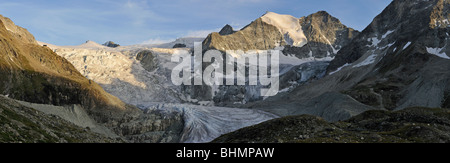 Der Moiry Gletscher im Abendlicht bei Sonnenuntergang in den Walliser Alpen / Walliser Alpen, Valais / Wallis, Schweiz Stockfoto