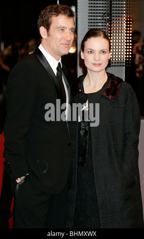 CLIVE OWEN & SARAH-JANE FENTON ORANGE BRITISH ACADEMY FILM AWARDS 2010 das ROYAL OPERA HOUSE LONDON UK 21. Februar 2010 Stockfoto