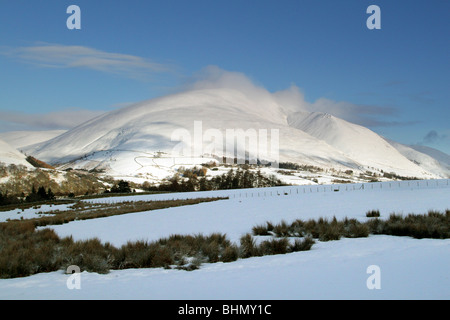 Blencathra fiel im Lake District. In der Nähe von Keswick ist es manchmal als Saddleback Berg bekannt. Stockfoto