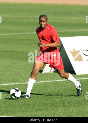 DULE HILL 2009 MIA HAMM & NOMAR GARCIAPARRA Promi Fussball CHALLENGE CARSON LOS ANGELES CA USA 17. Januar 2009 Stockfoto