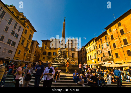 Blick auf das Pantheon von der Straße in Rom, Italien Stockfoto