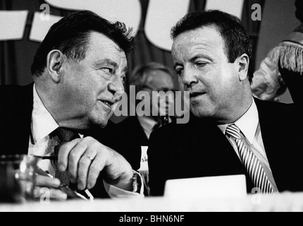 Strauß, Franz Josef, 6.9.15 - 3.10.1988, deutscher Politiker (CSU), Regierungspräsident von Bayern 1978 - 1988, halbe Länge, mit CSU-Generalsekretär Gerold Tandler, 51. CSU-Parteitag, München, 21./22.11.1987, Stockfoto