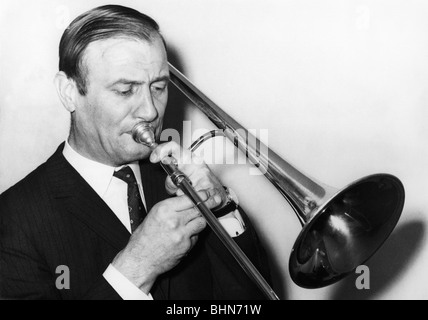 Mangelsdorff-Albert, 5.9.1928 - 25.7.2005, deutscher Jazzmusiker (Posaune), halbe Länge, 1960er Jahre, Stockfoto