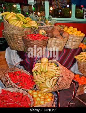 Mischung aus arabischen arabische Flohmarkt Basar Souk Lebensmittelmarkt Türkei Jordanien Syrien Ägypten Libanon Iran Irak Stockfoto