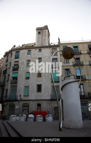 Carrer de N'Arai Skulptur in Barcelona, Plaça de George Orwell Stockfoto