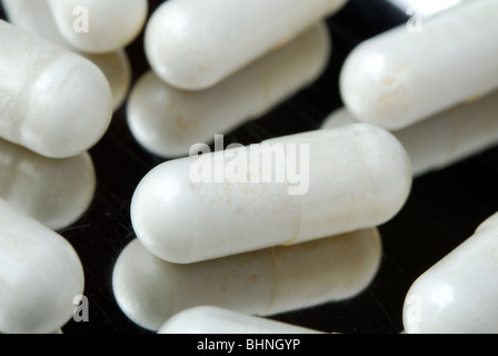 Probiotische Kapseln für intestinale bakterielle Unterstützung. GROßBRITANNIEN, 2010. Stockfoto