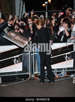 JULIA ROBERTS DOPPELZÜNGIGKEIT Welt Filmpremiere die EMPIRE LEICESTER SQUARE LONDON ENGLAND 10. März 2009 Stockfoto