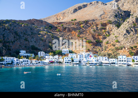 Loutro Dorf unterhalb der Weißen Berge, Region Sfakia, Kreta, Griechenland. Stockfoto