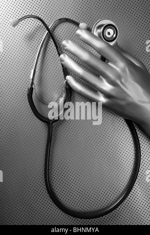Gesundheit Stethoskop futuristische Silber grau Hand Konzept Metapher Stockfoto