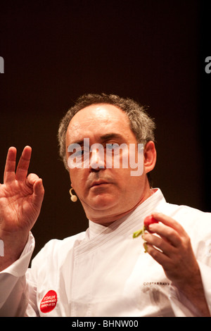 Starkoch Ferran Adria vom Restaurant El Bulli auf eine gastronomische Forum in Girona, Katalonien, Spanien Stockfoto