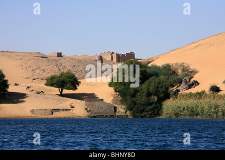 Kloster des Heiligen Simeon mitten in der Wüste auf der Westbank von Assuan, Ägypten Stockfoto