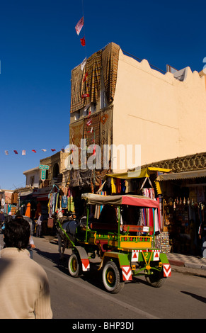 Straßenszene von Tozeur am Rande der Sahara Deseret in Tunesien Afrika Stockfoto