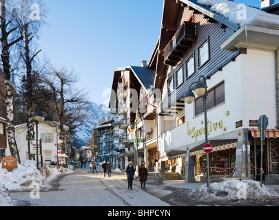 Straße im Zentrum der Altstadt, Bardonecchia, Italien Stockfoto