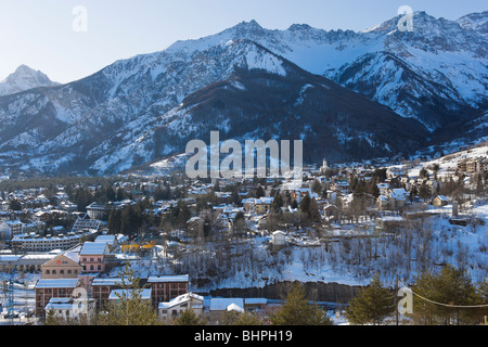 Blick über die Stadt von Bardonecchia, Italien Stockfoto