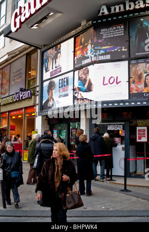 Paris, Frankreich, Kino, Outdoor, Gaumont Kino, Festzelt, Filmposter, Avenue Champs-Elysees, Werbespot, französische Filme Stockfoto