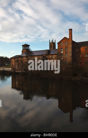 Derby Silk Mill Museum für Industrie und Geschichte neben den Derwent, Derby Stockfoto