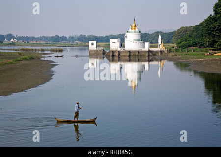 Fischer am Taungthaman-See. Amarapura. Myanmar Stockfoto