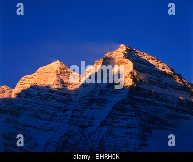 Maroon Bells bei Sonnenaufgang Colorado USA Stockfoto