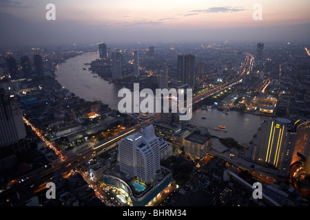 Chao Praya Fluss, der durch Bangkok Stockfoto