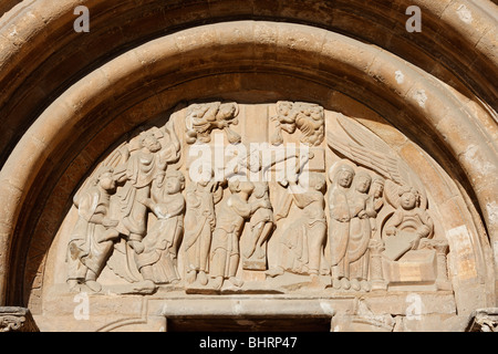 Romanische Vergebung Tür "Puerta del Perdón" von St. Isidoro Basilica in der Stadt León Stockfoto