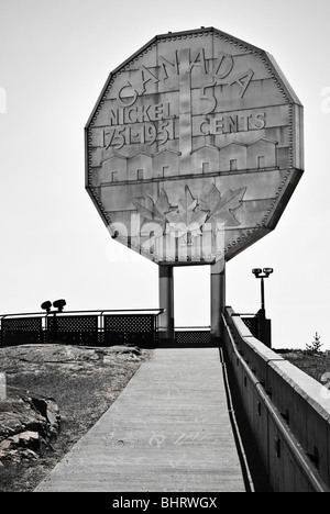 "Große Nickel" ist ein Wahrzeichen touristische Attraktion von Sudbury, Ontario, Kanada. Die Stadt ist bekannt für seinen Nickel-Bergbau. Stockfoto