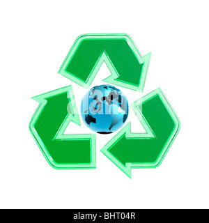 Grüne durchscheinende recycling-Symbol mit der Erdkugel im Zentrum. 3D Illustration isoliert auf weißem Hintergrund. Stockfoto