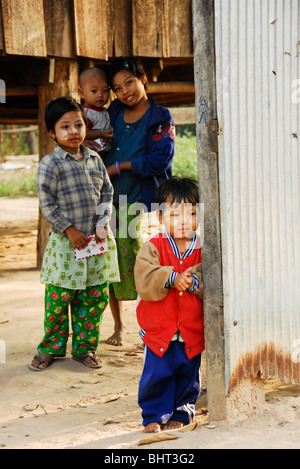 Karen Flüchtlingskinder, Umpium Flüchtlingslager (thai-burmesischen Grenze), südlich von Mae Sot, Provinz Tak, Nord-thailand Stockfoto