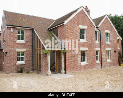 Traditionelles Landhaus-Neubau große Ziegel Stockfoto, Bild: 282951643