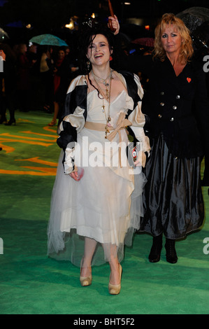 HELENA BONHAM-CARTER ALICE im Wunderland FILM PREMIERE ODEON Kino am LEICESTER SQUARE LONDON ENGLAND 25. Februar 2010 Stockfoto