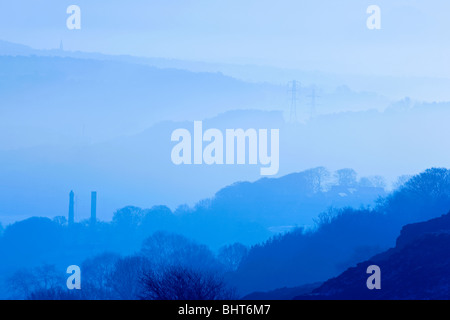 Ein nebliger Morgen Blick von Baildon Moor in der Nähe von Bradford in West Yorkshire Stockfoto